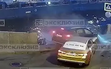 پرت شدن پیرمرد به داخل رودخانه پس از تصادف وحشتناک دو خودرو