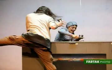 تصاویر اختصاصی از نمایش و نقد و بررسی تاتر ملکوت با حضور استاد محمدعلی حسینیان 