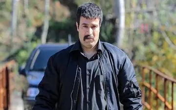 کیک جنجالی و خنده‌دار بازیگر پایتخت/کله ارسطو تا پایان تولد روی کیک بود!