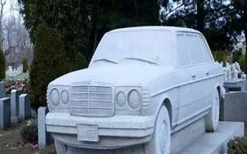 سنگ قبر دیدنی یک میلیاردر
