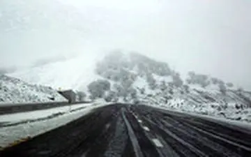  وضعیتی که بارش برف برای جاده چالوس به وجود آورد
