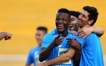 فاش شد ؛ دلیل عجیب حمایت از الحاجی گرو ؛ استقلال مجبور است بازیکن آفریقایی را تحمل کند!