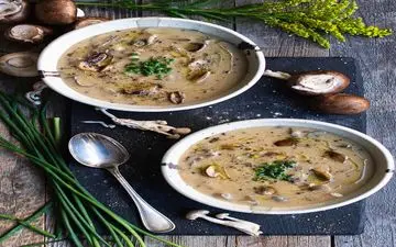 طرز تهیه سوپ پیازچه و قارچ | خیلی خوشمزه و جذابه!