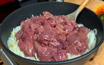 آموزش پخت غذای خانگی اسپانیایی با جگر و پنیر (ویدئو)