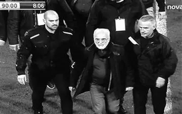 آشوب مدیر مسلح برای جلوگیری از امتیاز یاران شجاعی