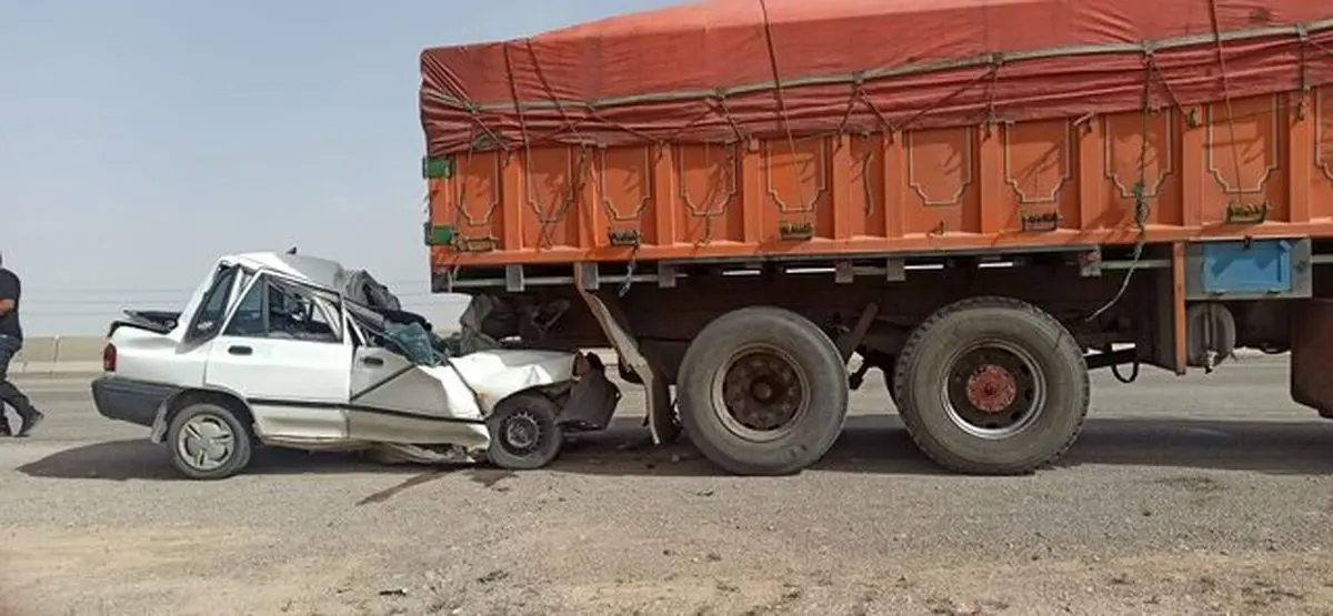 تصادف پراید با کامیون در قزوین یک کشته برجای گذاشت