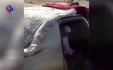  زندگی فوتبالیست در خودرو به دلیل فقر! +عکس