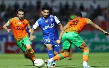 میرزایی: اداره زندگی برای بازیکنان استقلال خیلی سخت است 