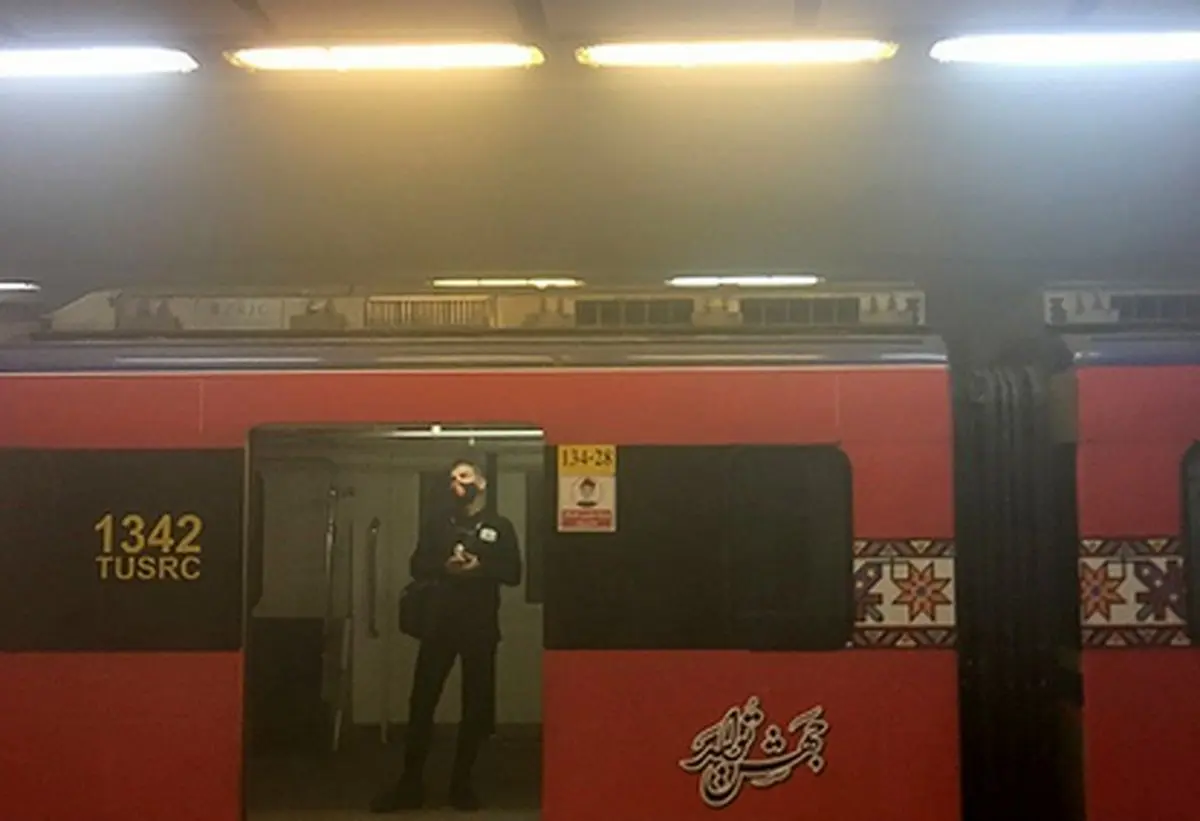  وقوع آتش‌سوزی در متروی اکباتان تهران/اورژانس در آماده باش