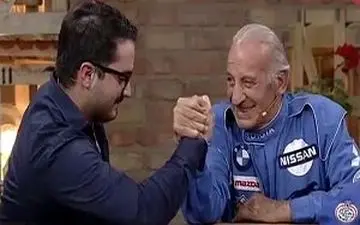 مچ اندازی در وسط برنامه زنده اختیاریه! + فیلم 