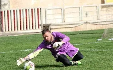 دروازه‌بان پرسپولیس در قطر می ماند !