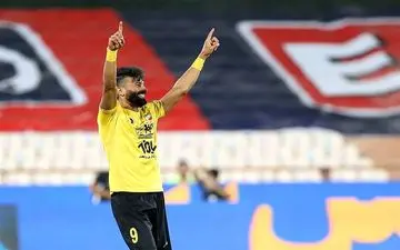 رضاییان در سپاهان ماندنی شد
