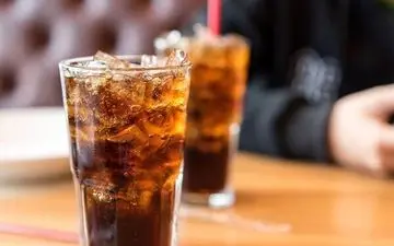 این نوشیدنی ها را مصرف کنید لثه شما خونریزی می کند
