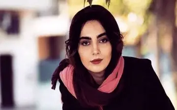 تفریح لاکچری خانم بازیگر سریال بچه مهندس با کتونی های میلیونی ! + عکس
