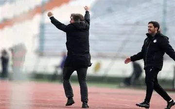 بیانی: استقلال با ساپینتو خودزنی می‌کند/ آبی‌ها مثل یک تیم قهرمان بازی نمی‌کنند 