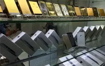 سقوط قیمت آیفون در بازار تهران + جدول