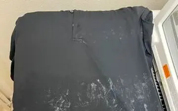 دلایل سفیدک زدن لباس بعد از شستشو