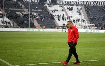 سرمربی پرتغالی یاران انصاری‌فرد روی لبه تیغ