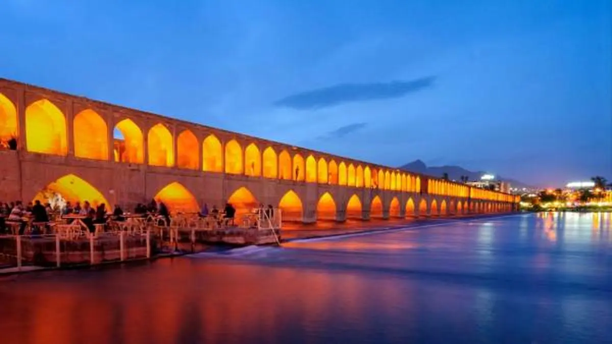 پل زیبا و تاریخی اصفهان مه هر بیننده ای را شگفت زده میکند|معرفی کامل جاذبه گردشگری سی و سه پل
