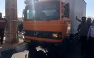 برخورد کامیون با ۱۵ خودرو سواری در غرب تهران