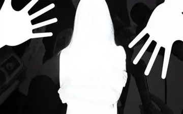 نوعروس 14 ساله: شوهر کثیفم هر شب من را به دوستان قماربازش…..! 