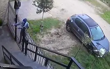 حادثه وحشتناک برای مهمانان هنگام ورود به خانه!