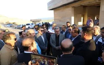 سال ۱۴۰۲ سال شکوفایی صنعت در استان ایلام/اشتغالزایی ۲۸۰نفردرکارخانه کاغذسنگی چرداول