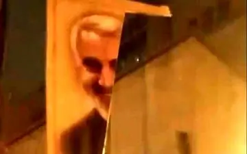 تجمع دانشجویی که به شعارهای تند و پاره کردن عکس حاج قاسم کشید