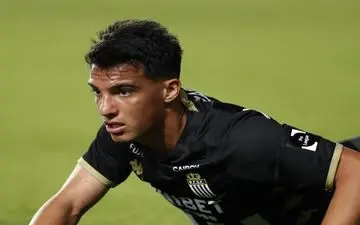 ستاره سابق استقلال سایپا را محکوم کرد