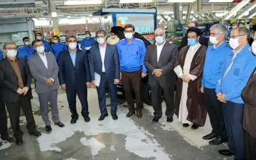 صنعت خودروی کشور نوک پیکان تحریم است