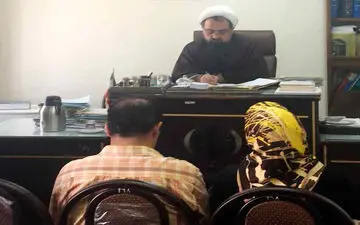 زوج عاشق در آستانه طلاق به زندگی بازگشتند