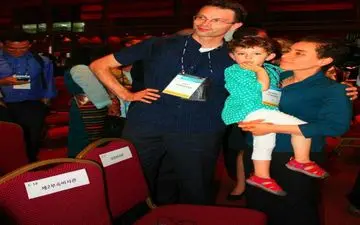 عکس/ زنده یاد مریم میرزاخانی در کنار همسر و فرزندش