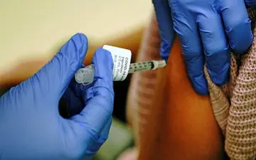  معلولان و سالمندان در مراکز نگهداری تا پایان سال واکسن کرونا دریافت می کنند