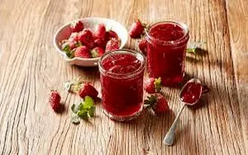 این مربا فوق العاده س| طرز تهیه مربای توت‌فرنگی پوره‌شده 