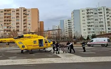 برخورد خودرو با دانش‌آموزان در بومهن/ 4 نفر مصدوم شدند