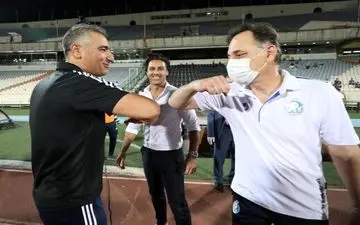 تی‌شرت زیبای کادر فنی استقلال که البته آبی نیست!+عکس