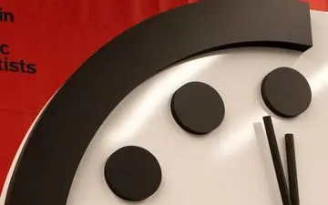  احتمال وقوع جنگ هسته‌ای/ جهان ۱۰ ثانیه به آخرالزمان نزدیک‌تر شد