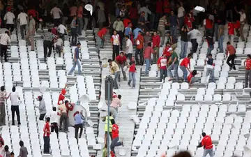 نزاع موتورسوار سپاهانی با هوادار پرسپولیسی در مرکز شهر اصفهان!