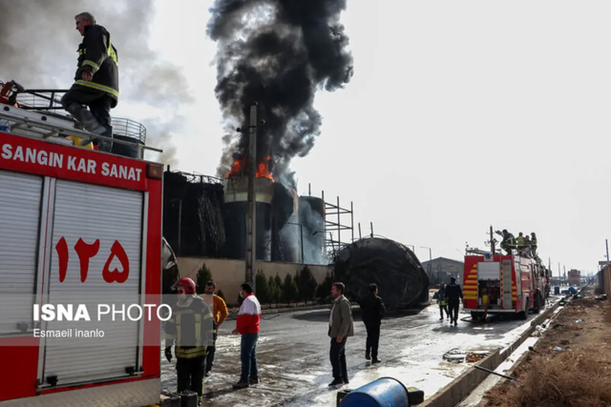 آتش‌سوزی در شهرک چرم‌سازی بوئین‌زهرا 2 مصدوم داشت