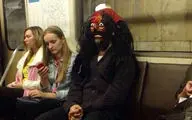 عجیب‌ترین تصاویر ثبت شده از مسافران مترو