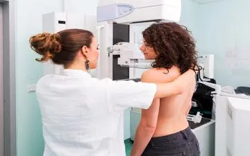 بلوغ زودرس ممکن است خطر ابتلا به سرطان پستان را افزایش دهد
