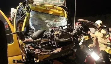 مرگ دلخراش راننده کامیون در اتاقک متلاشی شده خودرو + عکس 16+
