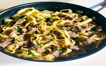 طرز تهیه  اسپاگتی سیر و قارچ| خیلی خوشمزه س!