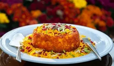 طرز تهیه ته‌ چین زعفرانی با مرغ؛ غذایی جذاب و خوش‌رنگ