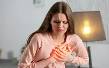 آرامش شبانه و قلب ناآرام: چگونه با تپش قلب در شب مقابله کنیم؟
