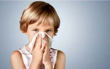 چگونه فین کردن را به کودکان آموزش دهیم؟