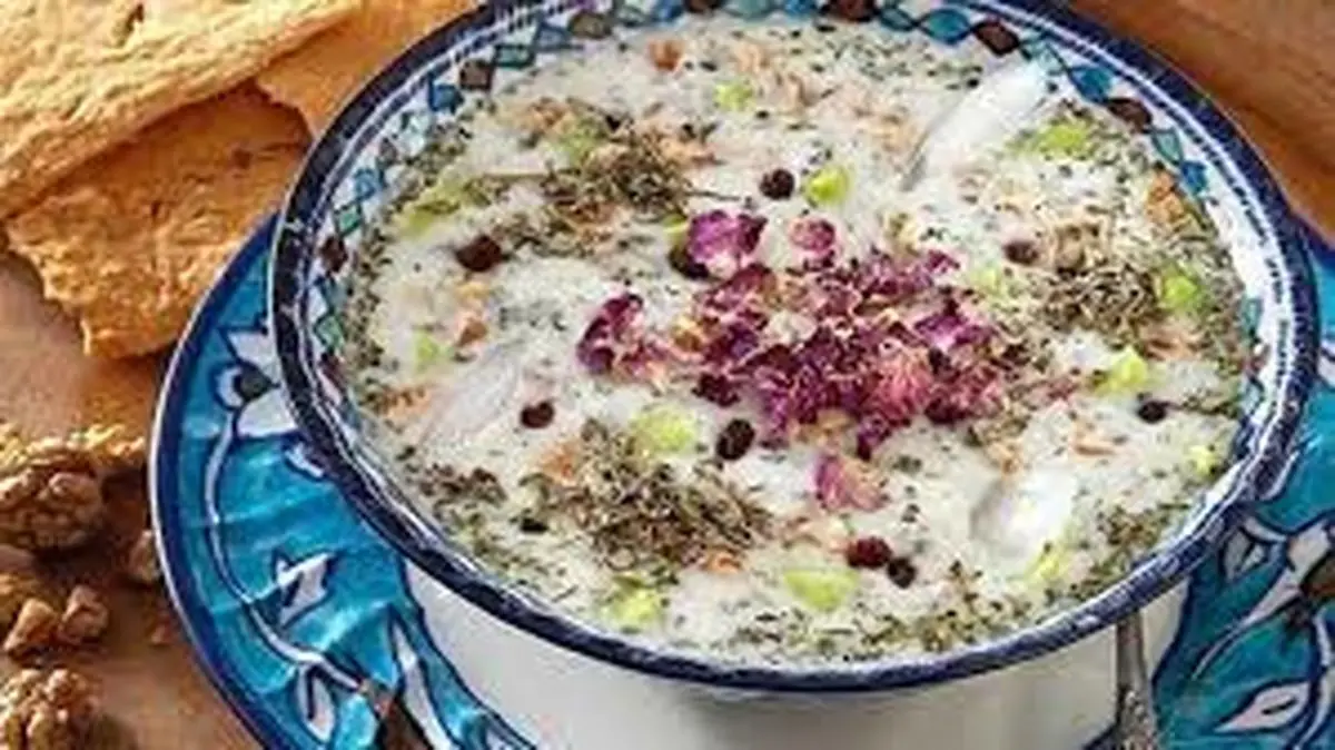 در این روزهای گرم سال از آب دوغ خیار غافل نشوید!