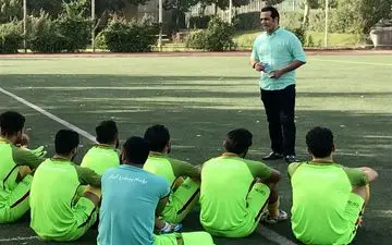 جادوگر همچنان نظاره‌گر تمرینات!!