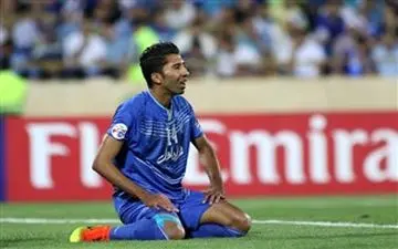 غیبت ادامه دار هافبک دفاعی استقلال !