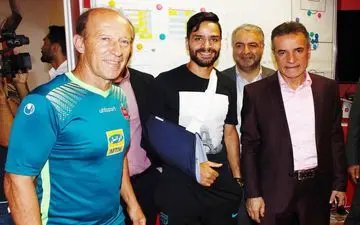  بازگشت کمال با بانداژ و آتل به پرسپولیس